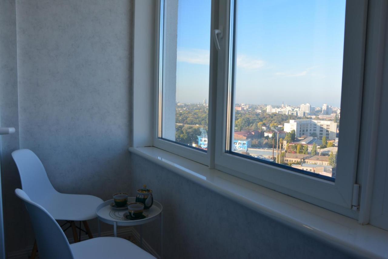 Apartment SKY 24 floor in centre Odessa Buitenkant foto